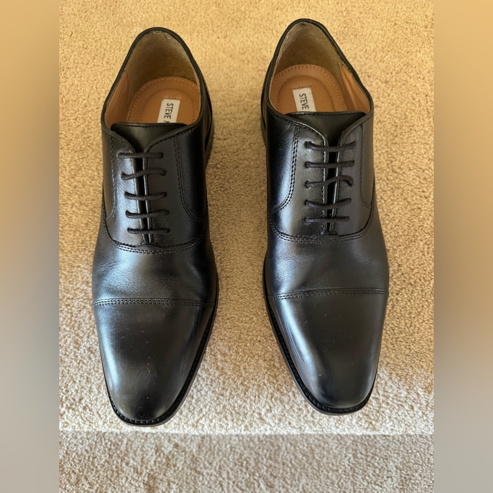 Steve Madden Black Leather Lace-Up Cap Toe Oxfords